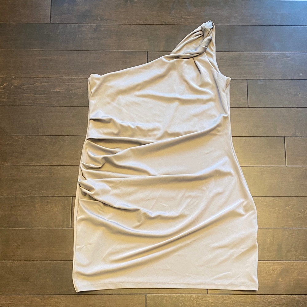 Divided One-Shoulder Grey Mini Dress